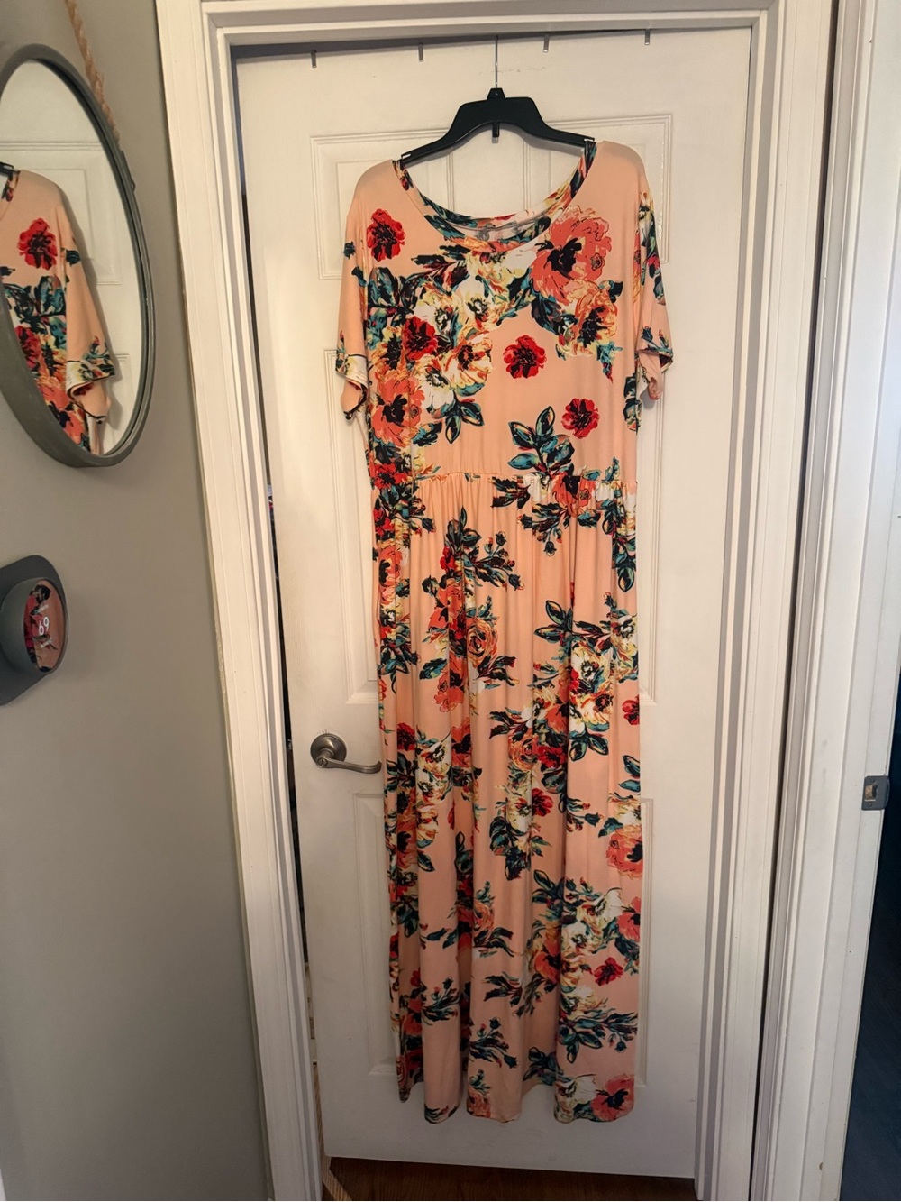 Peach Floral Maxi Dress with Short Sleeves - Elegant Everyday Style